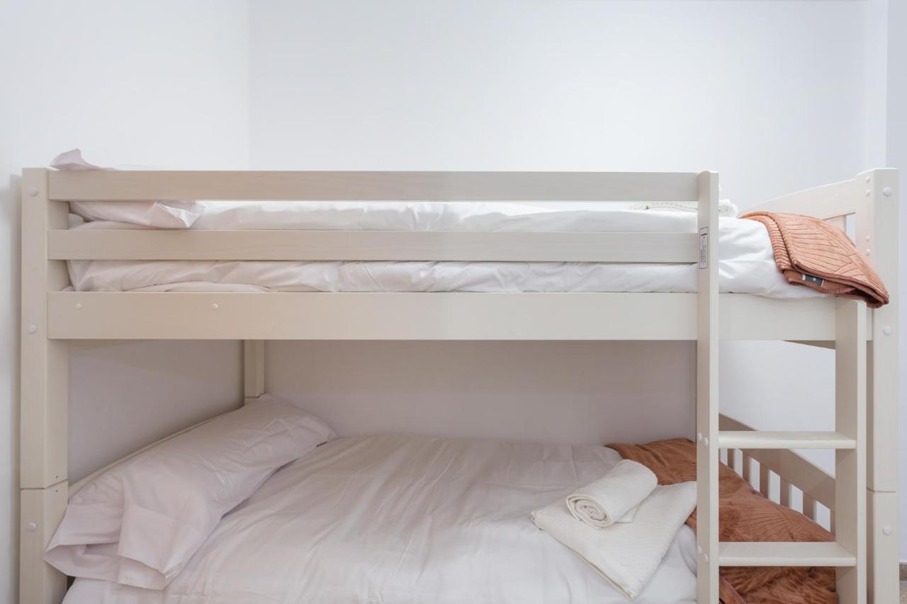 Piso Familiar Cerca Del Centro, Ac Y Wifi Gratis Apartamento Valência Exterior foto